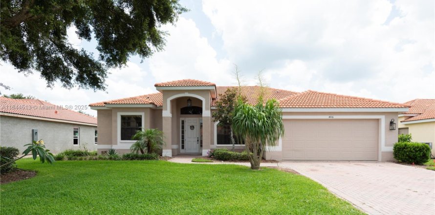 Casa en Kissimmee, Florida 3 dormitorios, 159.7 m2 № 1867371