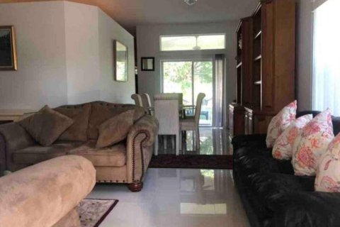 House in Weston, Florida 3 bedrooms, 152.27 sq.m. № 2182882 - photo 7