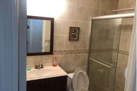 House in Weston, Florida 3 bedrooms, 152.27 sq.m. № 2182882 - photo 6