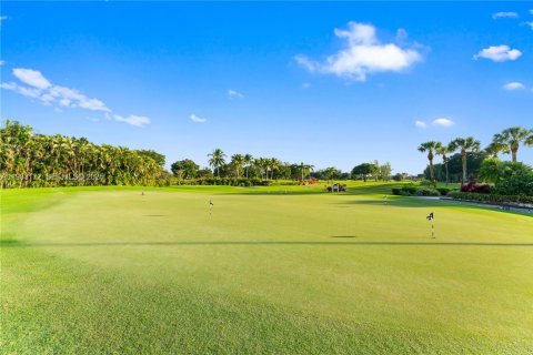 Condo in Pembroke Pines, Florida, 2 bedrooms  № 2085710 - photo 13