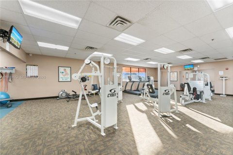 Condo in Pembroke Pines, Florida, 2 bedrooms  № 2085710 - photo 11