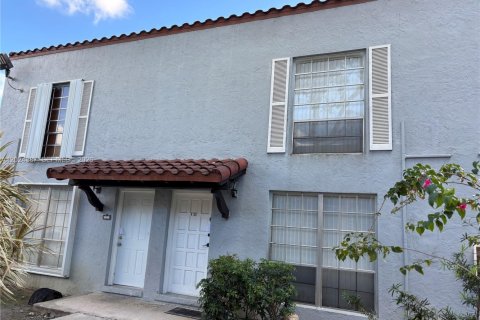 Touwnhouse à Miami, Floride 2 chambres, 111.95 m2 № 2265156