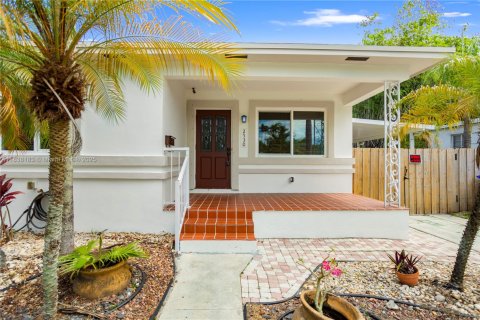 Villa ou maison à vendre à Hollywood, Floride: 3 chambres, 193.7 m2 № 1823809 - photo 1