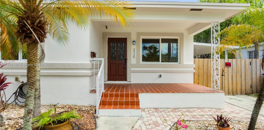 Villa ou maison à Hollywood, Floride 3 chambres, 193.7 m2 № 1823809