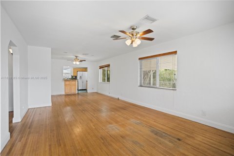 Villa ou maison à vendre à Hollywood, Floride: 3 chambres, 193.7 m2 № 1823809 - photo 10