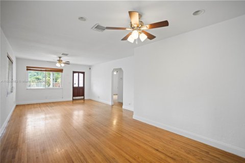 Villa ou maison à vendre à Hollywood, Floride: 3 chambres, 193.7 m2 № 1823809 - photo 13