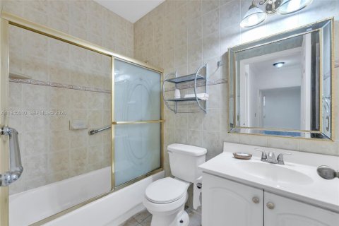 Villa ou maison à louer à Miramar, Floride: 3 chambres, 156.54 m2 № 2001220 - photo 7