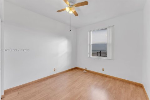 Villa ou maison à louer à Miramar, Floride: 3 chambres, 156.54 m2 № 2001220 - photo 5