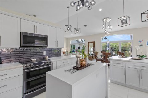 Villa ou maison à vendre à Miramar, Floride: 4 chambres, 213.58 m2 № 2084848 - photo 16