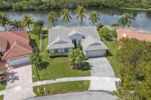 Villa ou maison à vendre à Miramar, Floride: 4 chambres, 213.58 m2 № 2084848 - photo 2