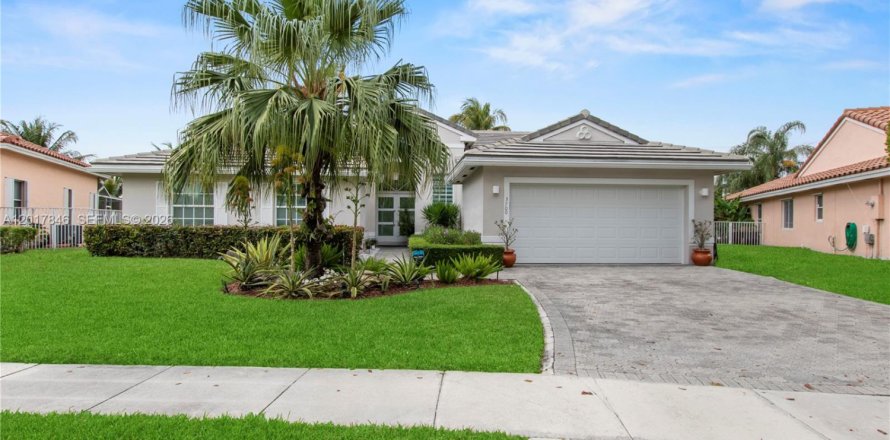 Villa ou maison à Miramar, Floride 4 chambres, 213.58 m2 № 2084848