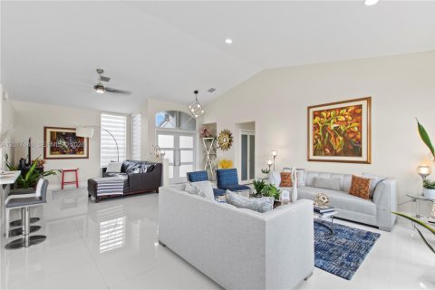 Villa ou maison à vendre à Miramar, Floride: 4 chambres, 213.58 m2 № 2084848 - photo 11