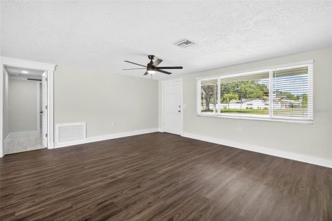 Villa ou maison à vendre à New Port Richey, Floride: 3 chambres, 139.35 m2 № 1902494 - photo 13