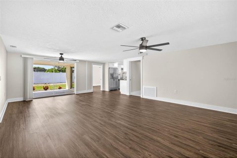 Villa ou maison à vendre à New Port Richey, Floride: 3 chambres, 139.35 m2 № 1902494 - photo 10
