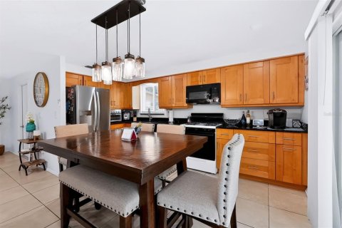 Villa ou maison à vendre à Largo, Floride: 3 chambres, 100.52 m2 № 2406247 - photo 10