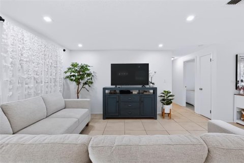 Villa ou maison à vendre à Largo, Floride: 3 chambres, 100.52 m2 № 2406247 - photo 8