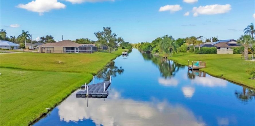 Land in Rotonda, Florida № 1406682