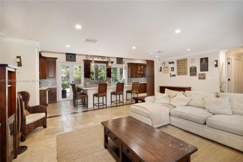 Снять в аренду виллу или дом в Саут-Майами, Флорида 4 спальни, 251.95м2, № 1948678 - фото 4