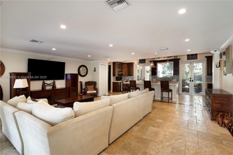 Снять в аренду виллу или дом в Саут-Майами, Флорида 4 спальни, 251.95м2, № 1948678 - фото 10