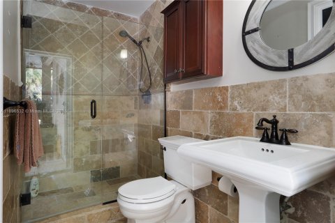 Снять в аренду виллу или дом в Саут-Майами, Флорида 4 спальни, 251.95м2, № 1948678 - фото 17