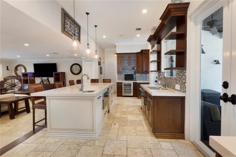 Снять в аренду виллу или дом в Саут-Майами, Флорида 4 спальни, 251.95м2, № 1948678 - фото 6