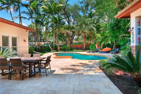 Снять в аренду виллу или дом в Саут-Майами, Флорида 4 спальни, 251.95м2, № 1948678 - фото 24