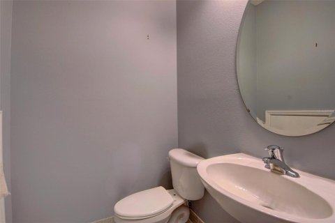 Townhouse in Windermere, Florida 3 bedrooms, 135.73 sq.m. № 1912178 - photo 23