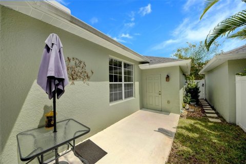 Townhouse in Windermere, Florida 3 bedrooms, 135.73 sq.m. № 1912178 - photo 28