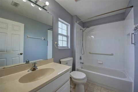 Townhouse in Windermere, Florida 3 bedrooms, 135.73 sq.m. № 1912178 - photo 16