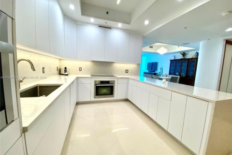 Condo in Miami Beach, Florida, 2 bedrooms  № 1960583 - photo 9