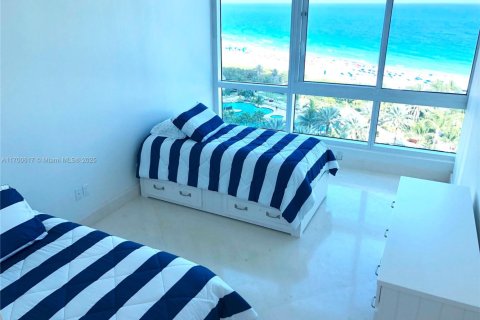 Condo in Miami Beach, Florida, 2 bedrooms  № 1960583 - photo 12