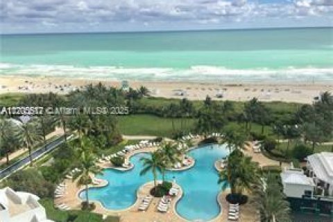 Condo in Miami Beach, Florida, 2 bedrooms  № 1960583 - photo 15