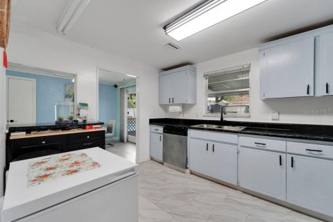 Villa ou maison à vendre à Tampa, Floride: 4 chambres, 108.7 m2 № 1846821 - photo 13