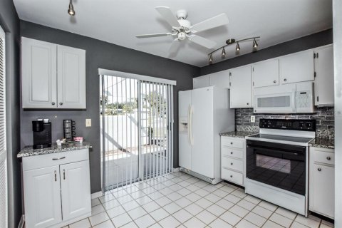 House in Venice, Florida 2 bedrooms, 120.12 sq.m. № 1066332 - photo 10