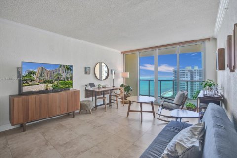 Condominio en venta en Hollywood, Florida, 1 dormitorio, 69.21 m2 № 1848804 - foto 5