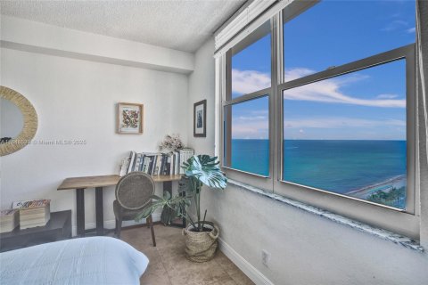 Condominio en venta en Hollywood, Florida, 1 dormitorio, 69.21 m2 № 1848804 - foto 11