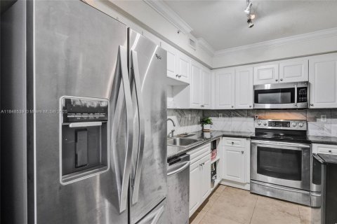 Condominio en venta en Hollywood, Florida, 1 dormitorio, 69.21 m2 № 1848804 - foto 10