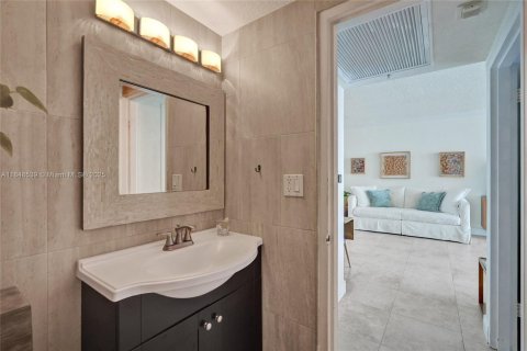 Condominio en venta en Hollywood, Florida, 1 dormitorio, 69.21 m2 № 1848804 - foto 15