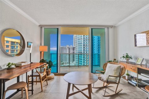 Condominio en venta en Hollywood, Florida, 1 dormitorio, 69.21 m2 № 1848804 - foto 7