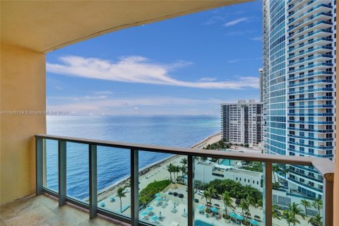 Condominio en venta en Hollywood, Florida, 1 dormitorio, 69.21 m2 № 1848804 - foto 3