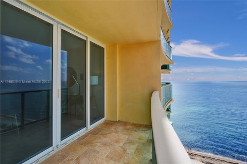 Condominio en venta en Hollywood, Florida, 1 dormitorio, 69.21 m2 № 1848804 - foto 2