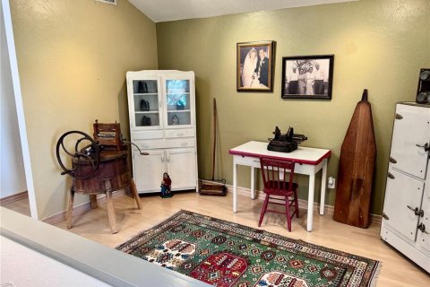 House in Saint Petersburg, Florida 3 bedrooms, 226.77 sq.m. № 2232464 - photo 20