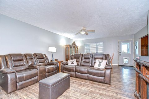 House in Dade City, Florida 3 bedrooms, 219.62 sq.m. № 1742854 - photo 20
