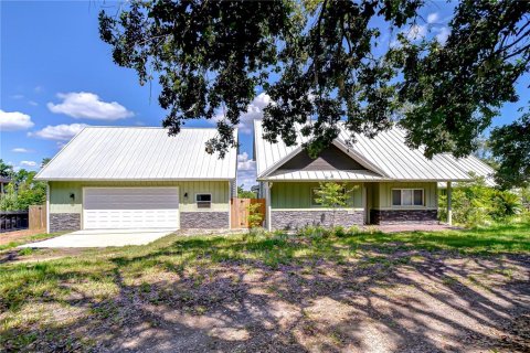 House in Dade City, Florida 3 bedrooms, 219.62 sq.m. № 1742854 - photo 1