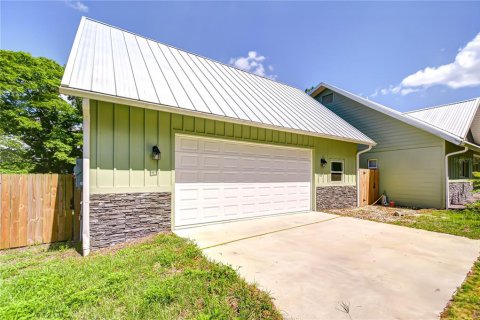 House in Dade City, Florida 3 bedrooms, 219.62 sq.m. № 1742854 - photo 17