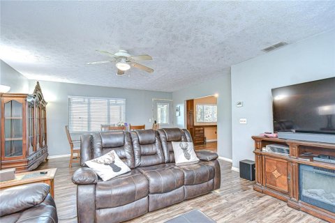 House in Dade City, Florida 3 bedrooms, 219.62 sq.m. № 1742854 - photo 22