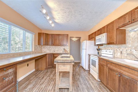 House in Dade City, Florida 3 bedrooms, 219.62 sq.m. № 1742854 - photo 28