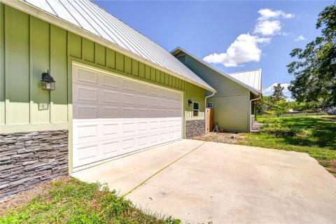 House in Dade City, Florida 3 bedrooms, 219.62 sq.m. № 1742854 - photo 2