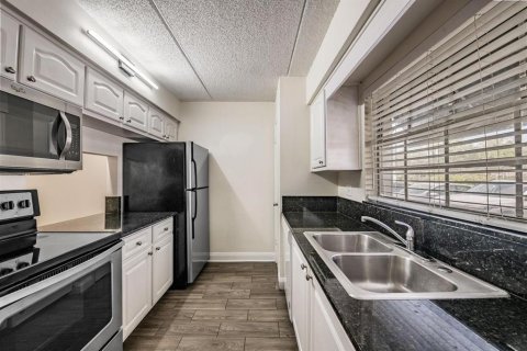 Снять в аренду кондоминиум в Тампа, Флорида 2 спальни, 75.25м2, № 2119300 - фото 11