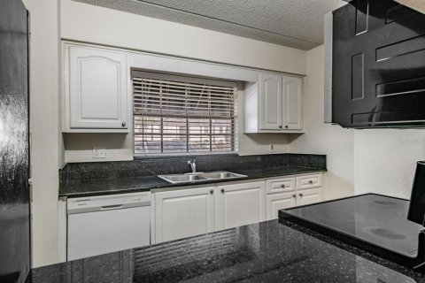 Снять в аренду кондоминиум в Тампа, Флорида 2 спальни, 75.25м2, № 2119300 - фото 12